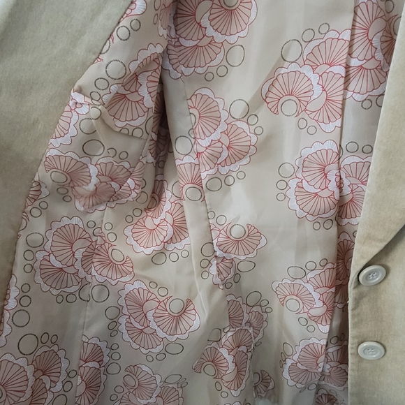 H&M Tan Blazer - Picture 2 of 5